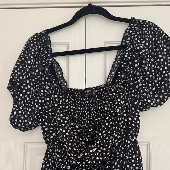 Vici floral romper - Picture 3 of 4